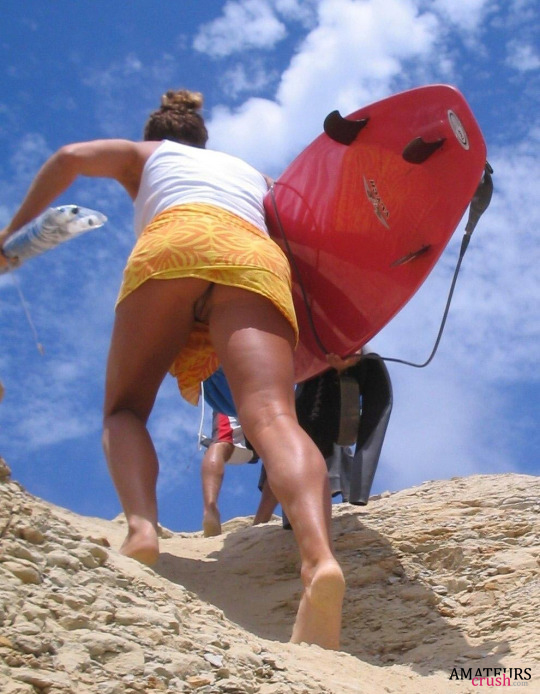 Accidental Upskirt - 46 Pics Of Sexy Candid Voyeur 540x694 pic Accidental Upskirt - 46 Pics Of Sexy Candid Voyeur picture