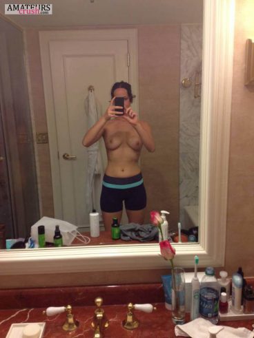 Big tits selfie from icloud hacked Jennifer Lawrence pics