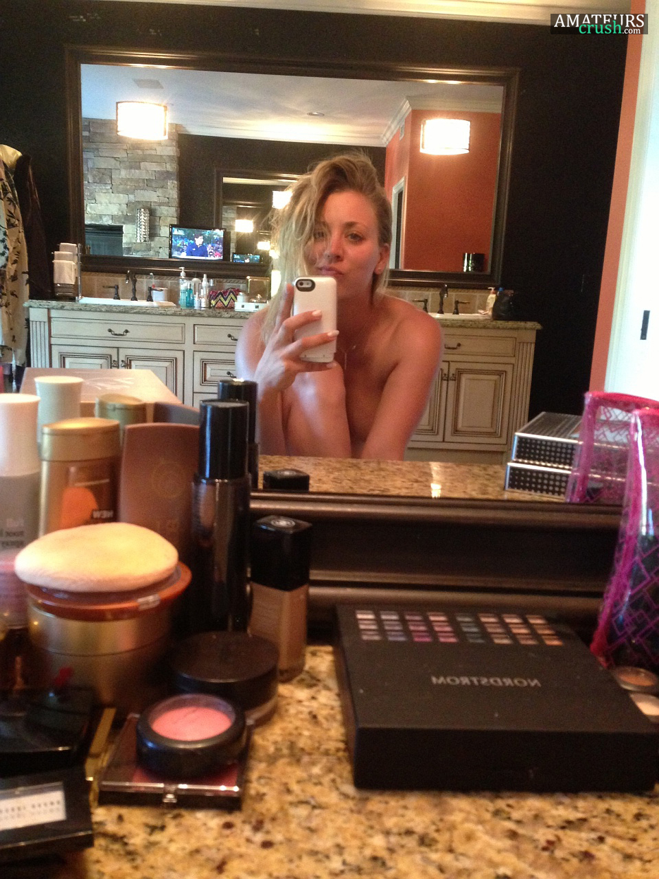 Kaley Cuoco Hacked Nudes