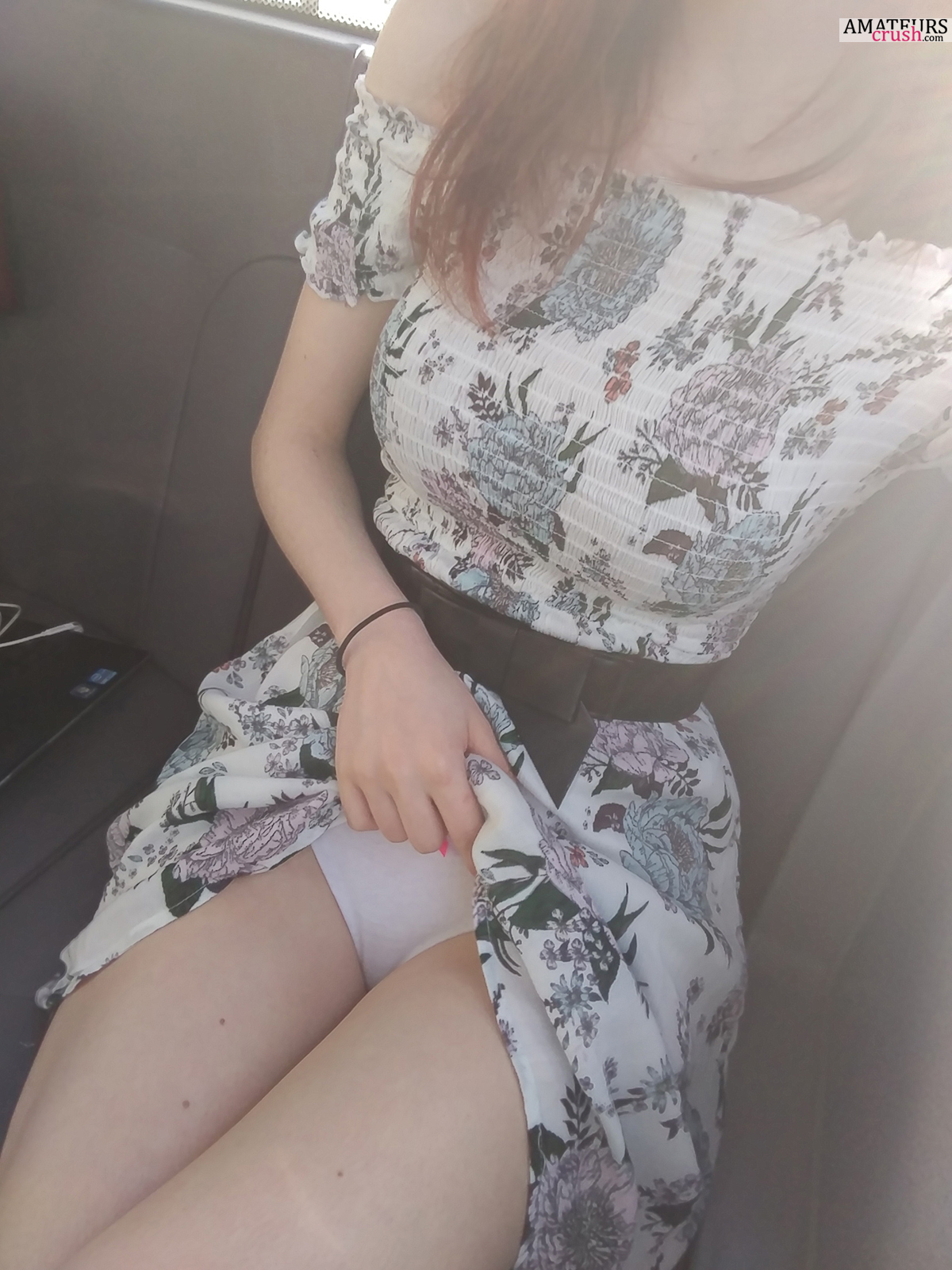 Beautiful upskirt hotty in the bus