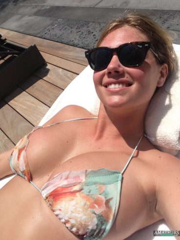 Kate Leaked selfie tanning in her bikini outdoor