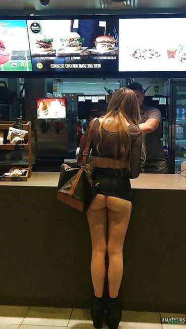 GF flashing her tight ass while ordering mcdonalds