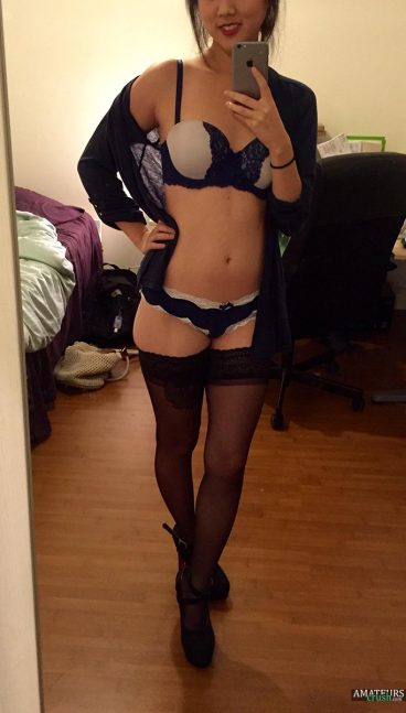 Chinese college girl posing in sexy lingerie selfie