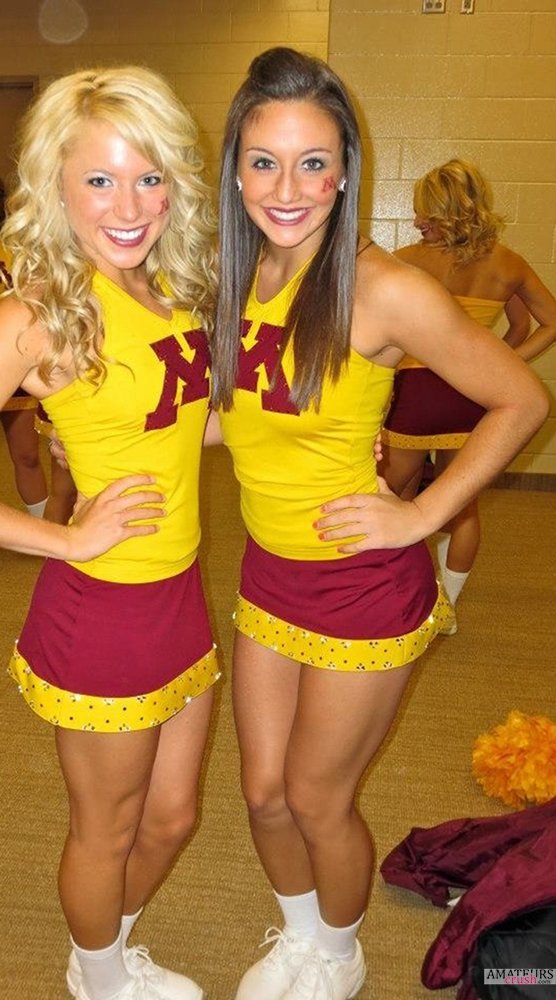 Hot Sexy College Cheerleaders 