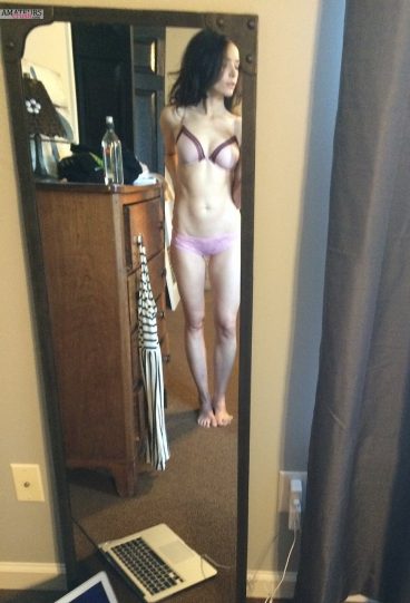 Sexy lingerie Abigail Spencer selfie from the fappening 2015
