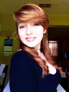 Sexy Redhead DirtBagWife Tumblr Babe - AmateursCrush.com