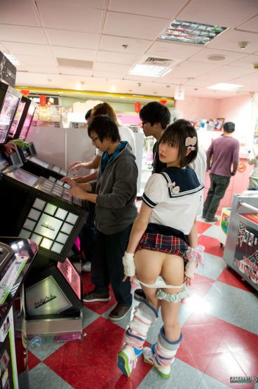 Japanese tight ass flash pic in gamehall with nerds