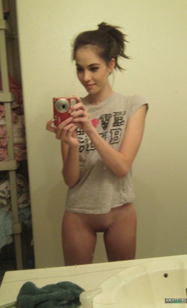 Teen girl topless selfie