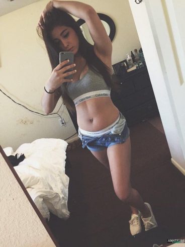 Hot teen girl college selfie of Natalie