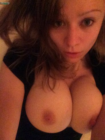 Brunette big tits amateur photo Selfesthwat