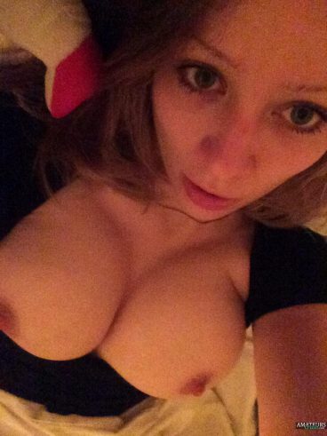 Reddit Selfesthwat nude big tits teen on bed