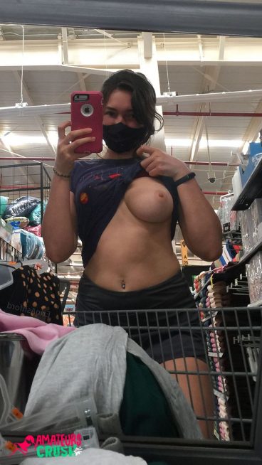 Bigboob out flash naked outdoor selfie store mirror