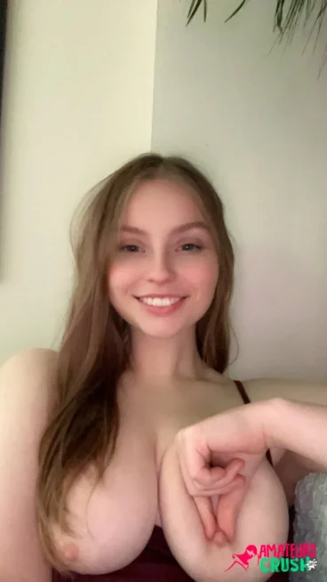 big boobs cute babe amateur selfie