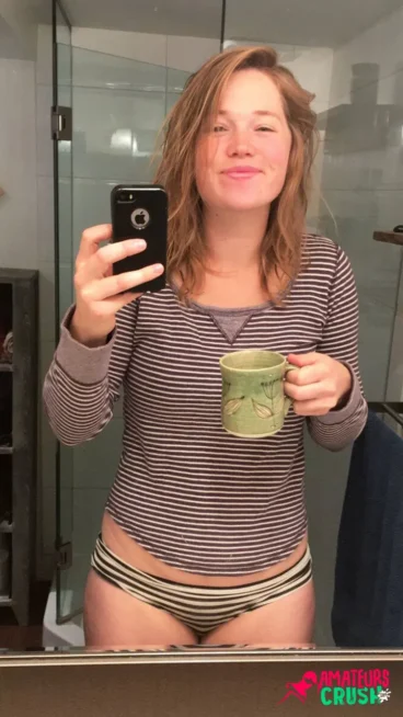 cute girl Erica naked selfies leaked