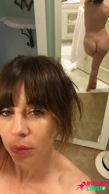 naked MILFY celeb selfie leak Natasha nudes