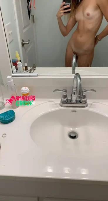 leaked nude girlfriend self shot boobs