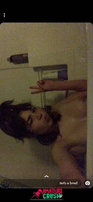 exposed bath nude girlfriend boobs peace photo