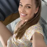 attractive teen young babe pussy upskirt no panties selfie