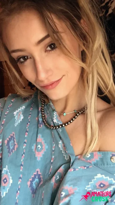 beautiful sexy babe cute smile selfie skinny slender amateur
