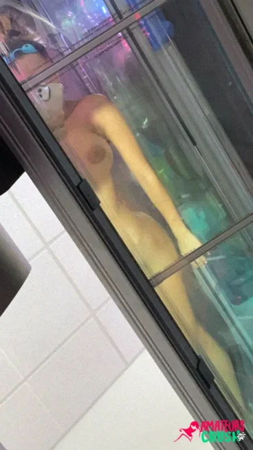 cute bigtits tall brunette GF shower nude selfie leaked