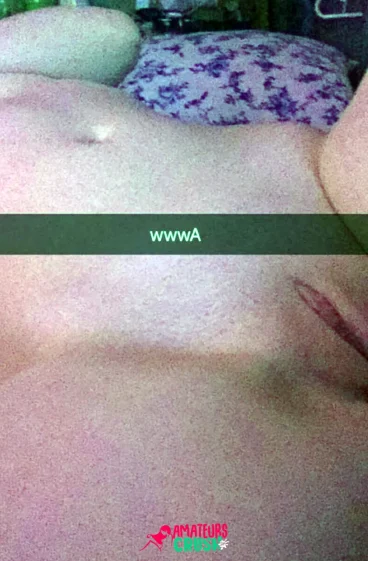 GF teasing with her pussy sexting snaps leaked