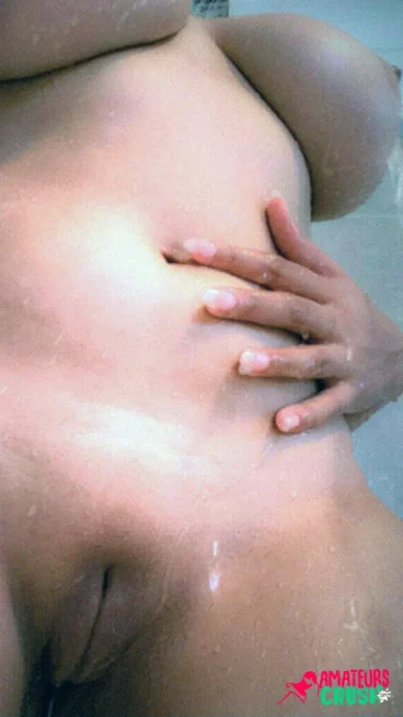 wet dripping naked Latina amateur bigboobs shower porn