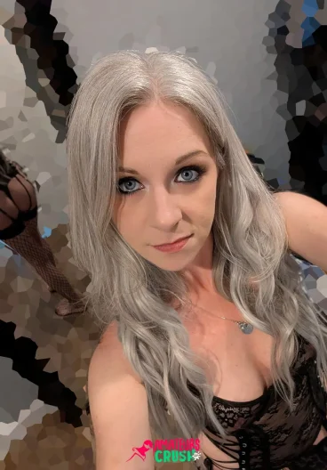 cute amateur wife Linda white air woman sexy lingerie babe selfie