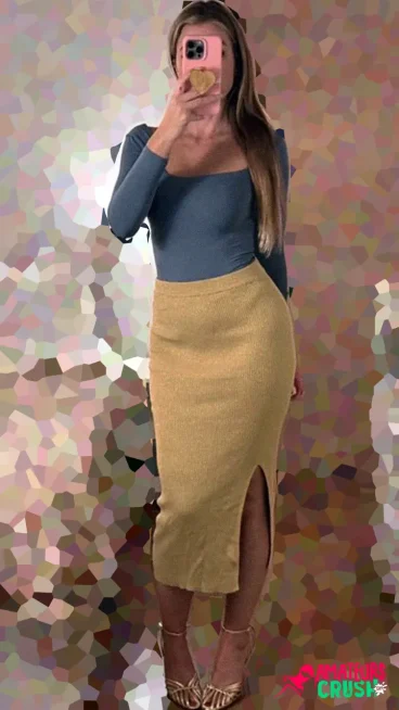 classy MILF selfie in blue shirt long skirt Reddit MOM porn