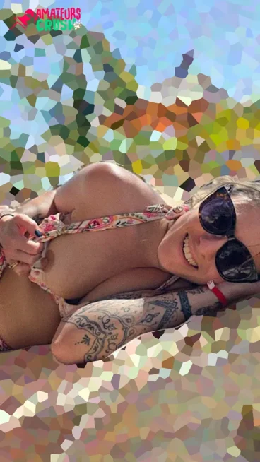 hot amateur new wife flashing her nipples beach vacation nudes