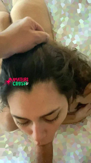 amateur blowjob GF Mayra on her knees giving head