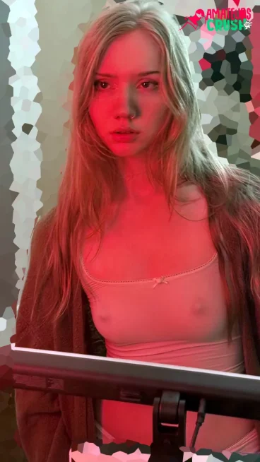 cute teen small tits see-through exposed pic