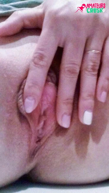 weddingring pussy exposed naked peek inside Yana wife pussy porn