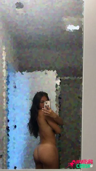 young 18+ college Latina thick ass nude selfies of Lindsay